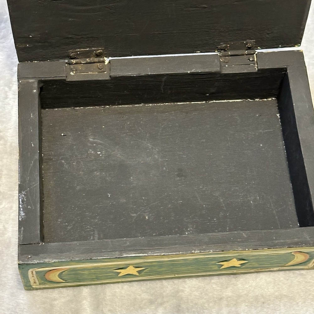 Vintage Hinged Wooden Box Hand Painted Fish Moon & Stars Green Colorful - Picture 8 of 14